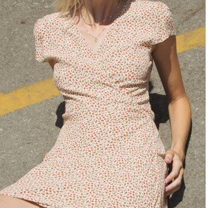 Brandy Melville Robbie dress in yellow floral